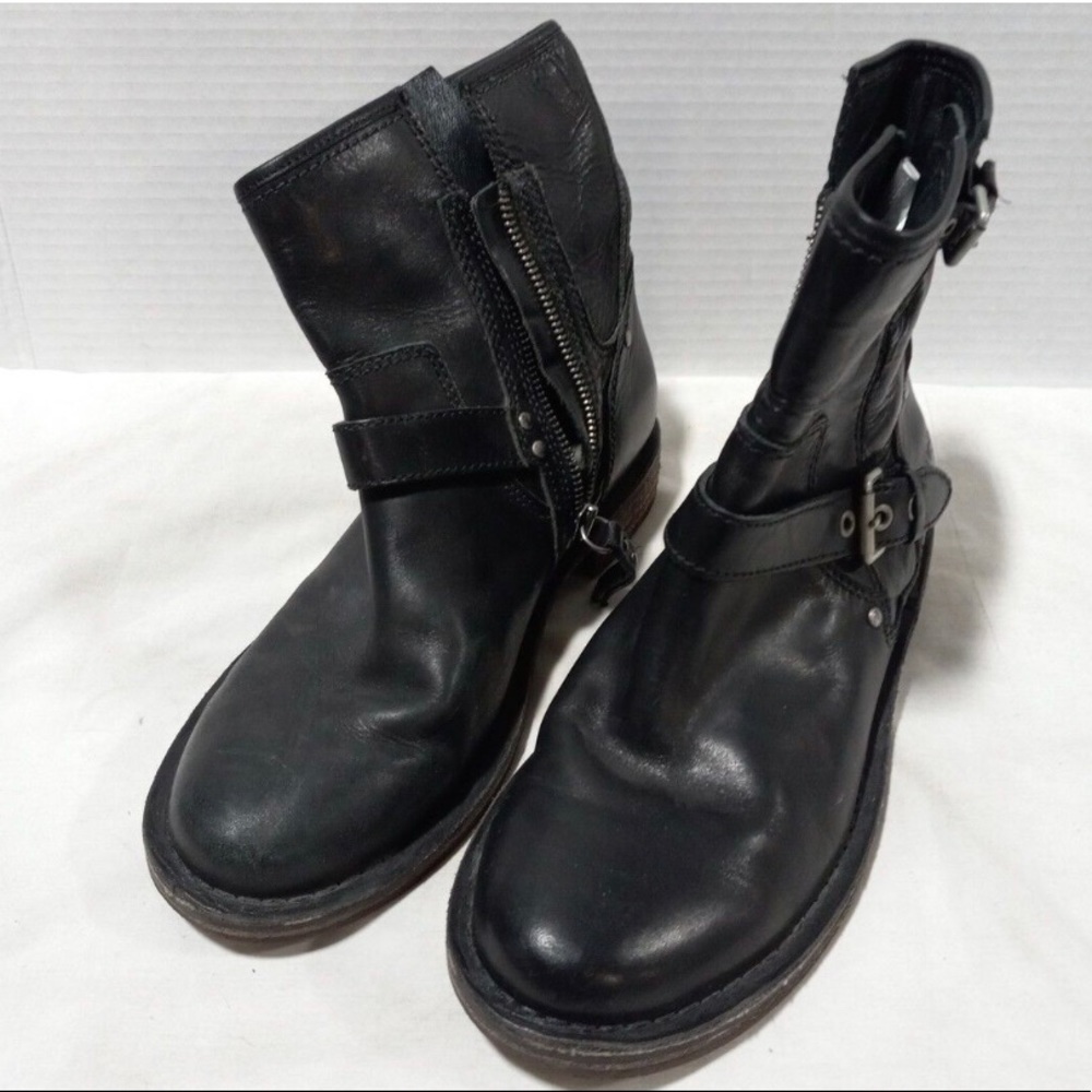 Women’s UGG Fabrizia Boots